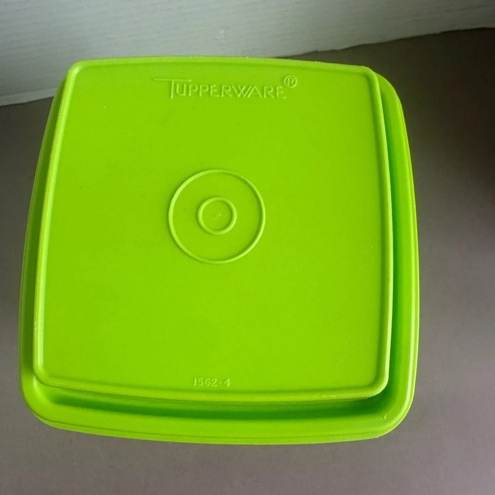 Vintage Tupperware Pick-a-deli Green Pickle Container